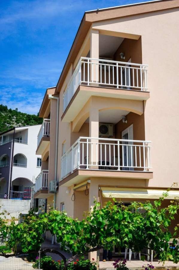 Apartments Ljuba Дуба Екстериор снимка